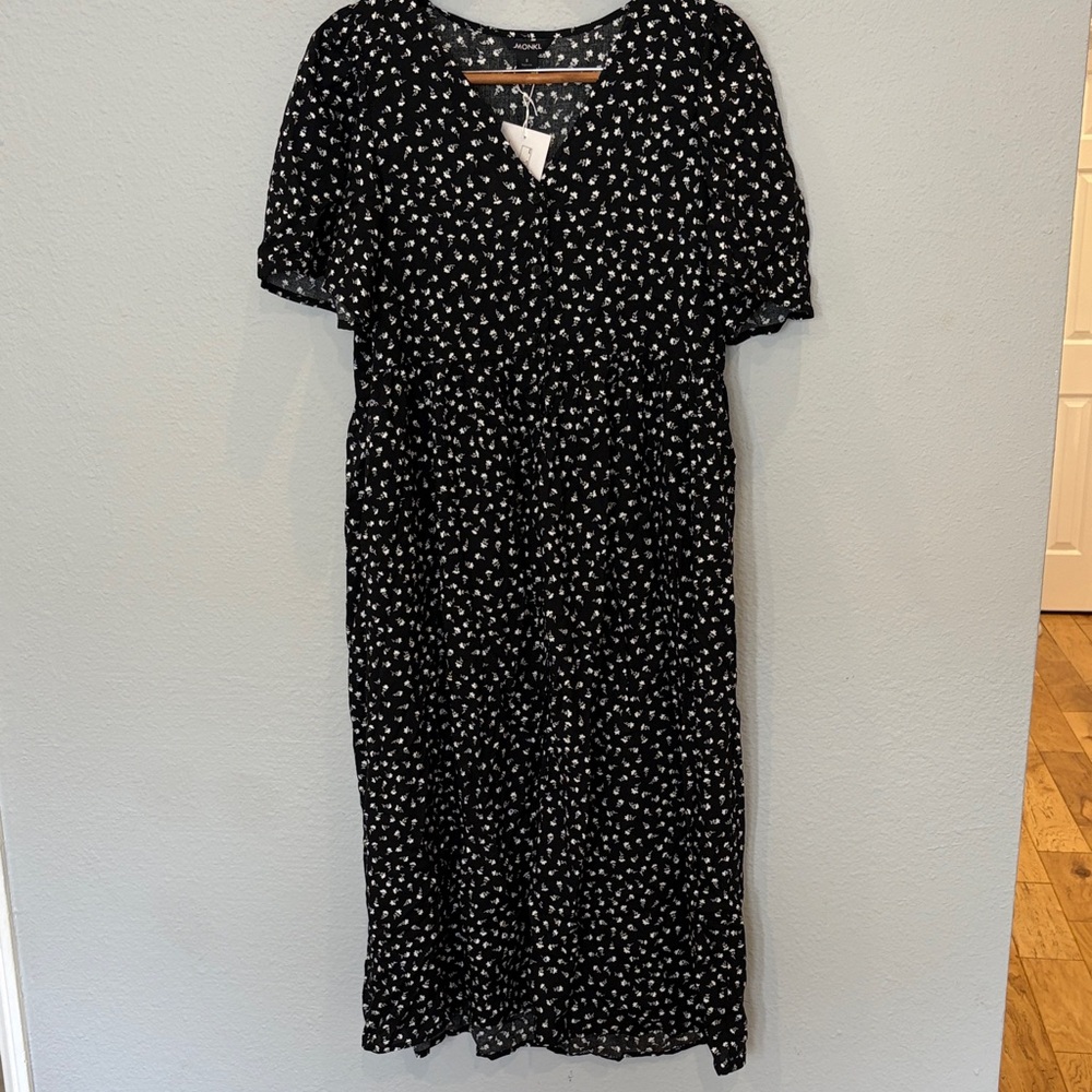 NWT Monki 90s Oversized Black Floral Babydoll Midi Dress